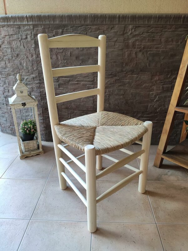 Silla Torneado Circular Asiento Tejido con Enea. Madera al Natural para Posterior Pintado.
